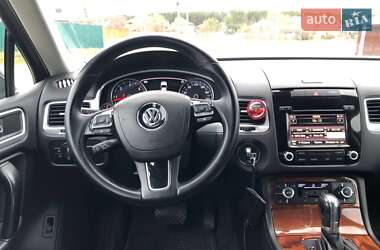 Позашляховик / Кросовер Volkswagen Touareg 2012 в Києві