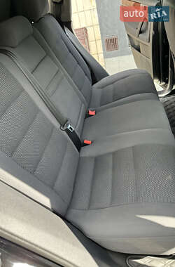 Внедорожник / Кроссовер Volkswagen Touareg 2006 в 