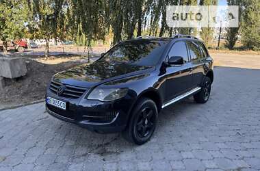 Позашляховик / Кросовер Volkswagen Touareg 2005 в Миколаєві