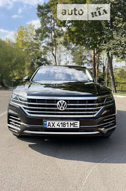 Позашляховик / Кросовер Volkswagen Touareg 2018 в Харкові