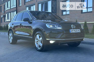 Внедорожник / Кроссовер Volkswagen Touareg 2015 в Житомире