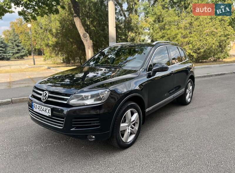 Позашляховик / Кросовер Volkswagen Touareg 2012 в Харкові