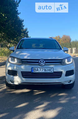 Внедорожник / Кроссовер Volkswagen Touareg 2012 в Умани