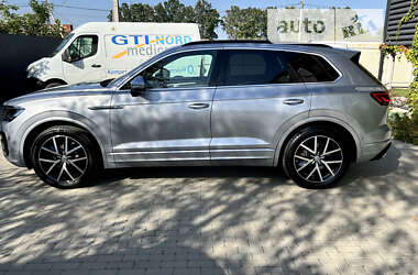 Позашляховик / Кросовер Volkswagen Touareg 2019 в Києві