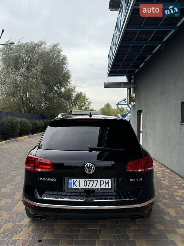 Внедорожник / Кроссовер Volkswagen Touareg 2016 в Киеве