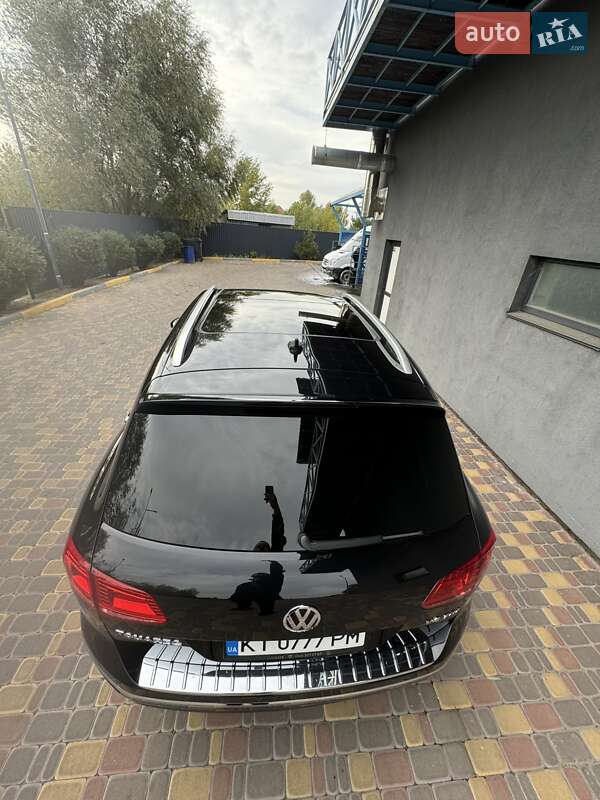 Внедорожник / Кроссовер Volkswagen Touareg 2016 в Киеве