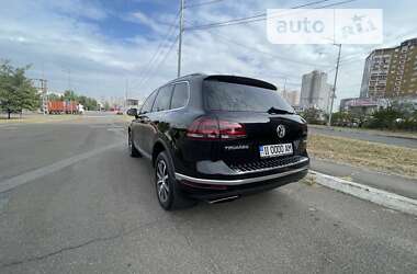 Позашляховик / Кросовер Volkswagen Touareg 2016 в Києві