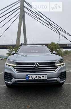 Позашляховик / Кросовер Volkswagen Touareg 2021 в Києві