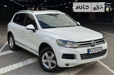 Внедорожник / Кроссовер Volkswagen Touareg 2013 в Киеве