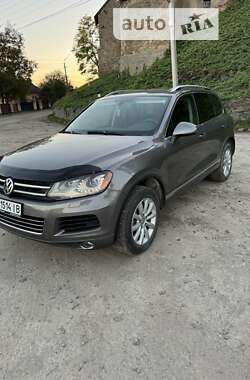 Позашляховик / Кросовер Volkswagen Touareg 2011 в Острозі