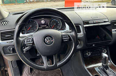 Позашляховик / Кросовер Volkswagen Touareg 2012 в Києві