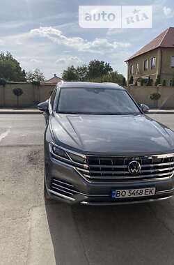 Внедорожник / Кроссовер Volkswagen Touareg 2020 в Лозовой