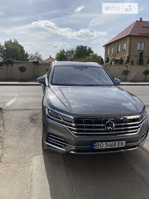 Позашляховик / Кросовер Volkswagen Touareg 2020 в Лозовій