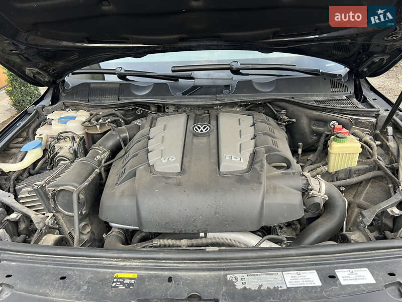 Внедорожник / Кроссовер Volkswagen Touareg 2013 в Умани