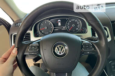 Позашляховик / Кросовер Volkswagen Touareg 2012 в Ірпені