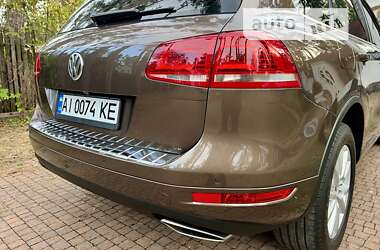 Внедорожник / Кроссовер Volkswagen Touareg 2014 в Киеве