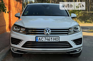 Внедорожник / Кроссовер Volkswagen Touareg 2015 в Киеве