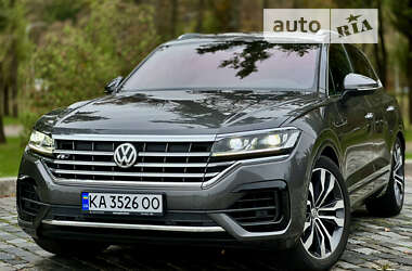 Внедорожник / Кроссовер Volkswagen Touareg 2019 в Киеве