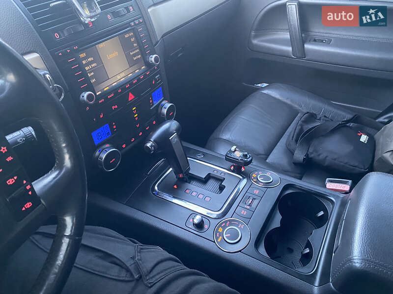 Внедорожник / Кроссовер Volkswagen Touareg 2006 в Вараше