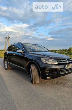 Внедорожник / Кроссовер Volkswagen Touareg 2011 в Нежине