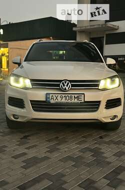 Внедорожник / Кроссовер Volkswagen Touareg 2011 в Харькове