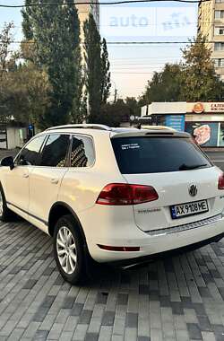 Внедорожник / Кроссовер Volkswagen Touareg 2011 в Харькове