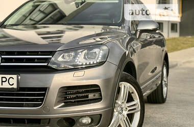 Внедорожник / Кроссовер Volkswagen Touareg 2013 в Львове