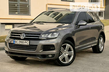 Внедорожник / Кроссовер Volkswagen Touareg 2013 в Львове