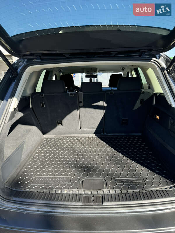 Позашляховик / Кросовер Volkswagen Touareg 2015 в Калуші фото 10 Позашляховик / Кросовер Volkswagen Touareg 2015 в Калуші