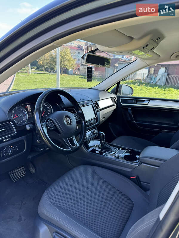 Позашляховик / Кросовер Volkswagen Touareg 2015 в Калуші фото 14 Позашляховик / Кросовер Volkswagen Touareg 2015 в Калуші