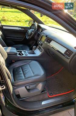 Внедорожник / Кроссовер Volkswagen Touareg 2012 в 