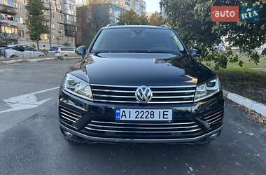 Внедорожник / Кроссовер Volkswagen Touareg 2015 в Киеве