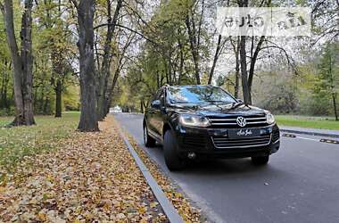 Внедорожник / Кроссовер Volkswagen Touareg 2010 в Киеве