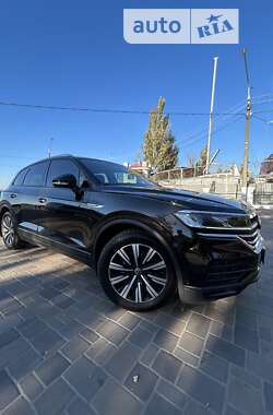 Внедорожник / Кроссовер Volkswagen Touareg 2020 в Николаеве