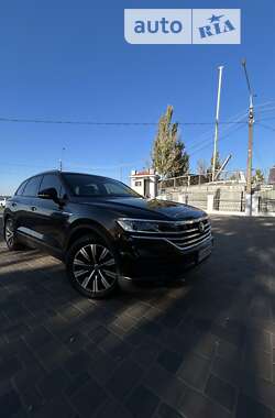 Внедорожник / Кроссовер Volkswagen Touareg 2020 в Николаеве