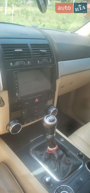 Позашляховик / Кросовер Volkswagen Touareg 2006 в Чернівцях