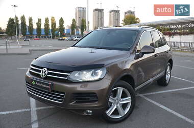 Позашляховик / Кросовер Volkswagen Touareg 2011 в Києві