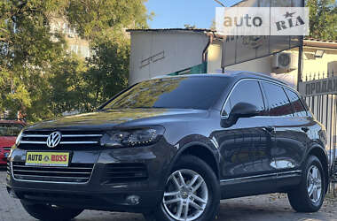 Позашляховик / Кросовер Volkswagen Touareg 2012 в Миколаєві