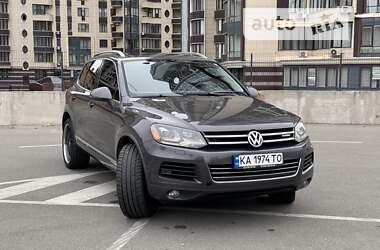 Внедорожник / Кроссовер Volkswagen Touareg 2012 в Киеве