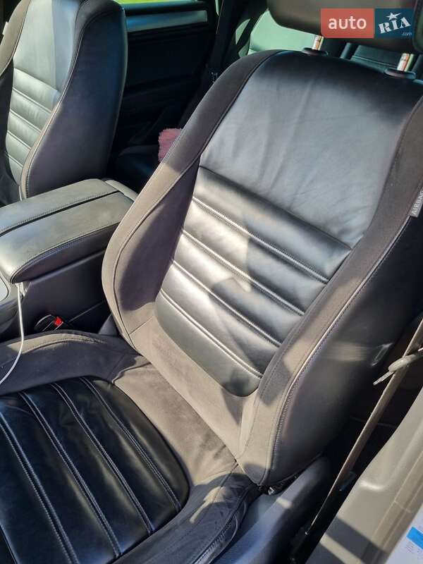 Внедорожник / Кроссовер Volkswagen Touareg 2015 в Белгороде-Днестровском