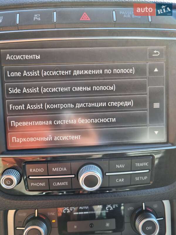 Внедорожник / Кроссовер Volkswagen Touareg 2015 в Белгороде-Днестровском