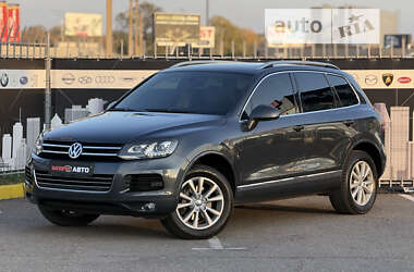 Позашляховик / Кросовер Volkswagen Touareg 2011 в Києві