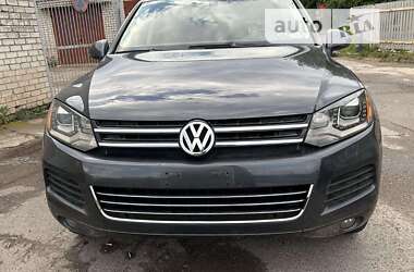 Позашляховик / Кросовер Volkswagen Touareg 2013 в Львові