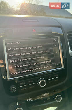 Внедорожник / Кроссовер Volkswagen Touareg 2013 в Коломые