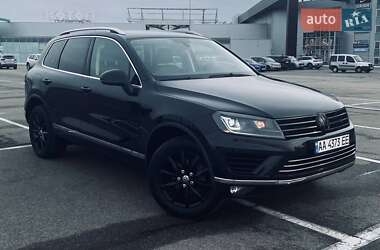 Внедорожник / Кроссовер Volkswagen Touareg 2014 в Киеве