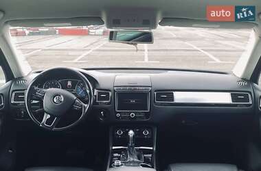 Внедорожник / Кроссовер Volkswagen Touareg 2014 в Киеве