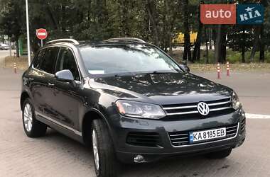 Внедорожник / Кроссовер Volkswagen Touareg 2010 в Киеве