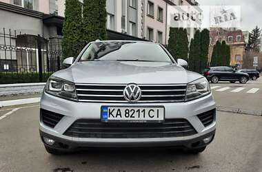 Внедорожник / Кроссовер Volkswagen Touareg 2016 в Киеве