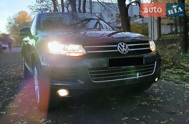 Внедорожник / Кроссовер Volkswagen Touareg 2013 в Черновцах