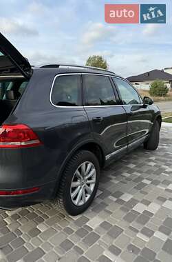 Внедорожник / Кроссовер Volkswagen Touareg 2010 в Киеве